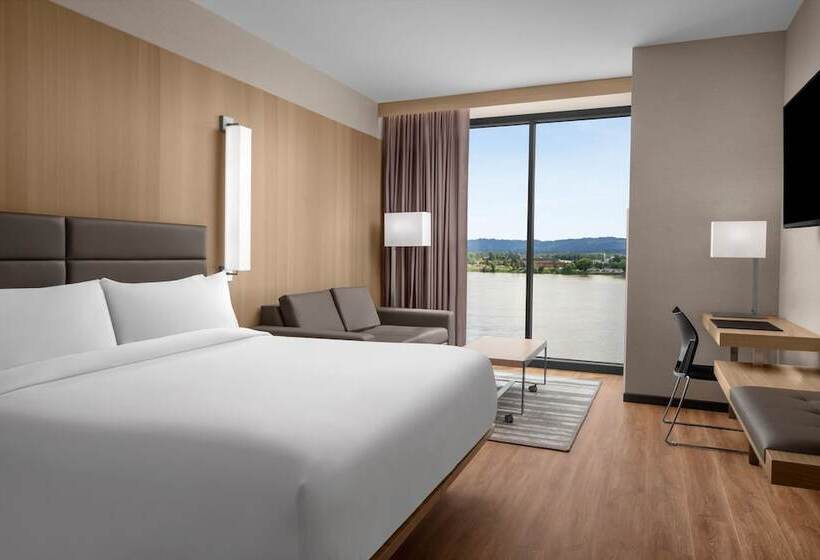 Ac Hotel By Marriott Vancouver Waterfront