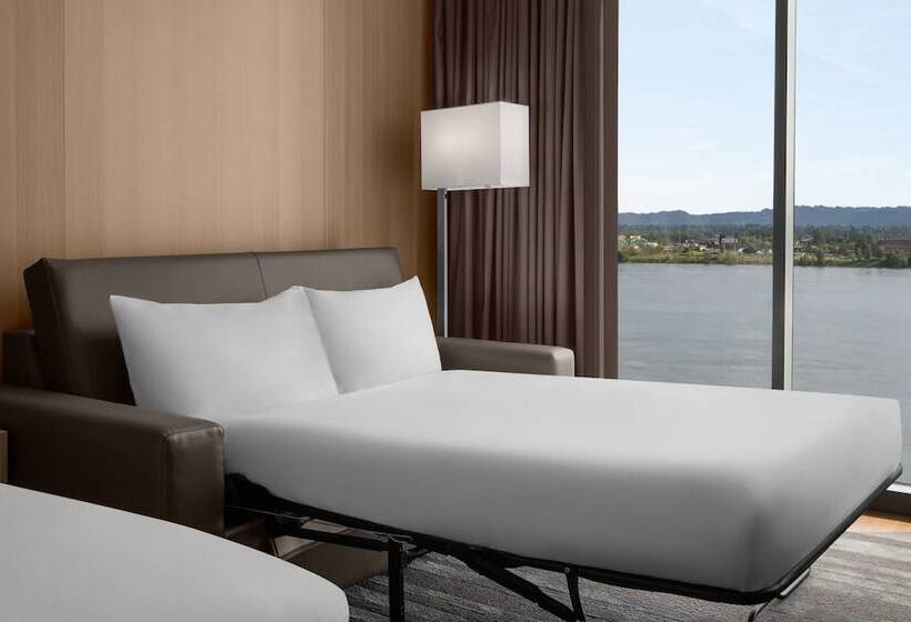 Ac Hotel By Marriott Vancouver Waterfront