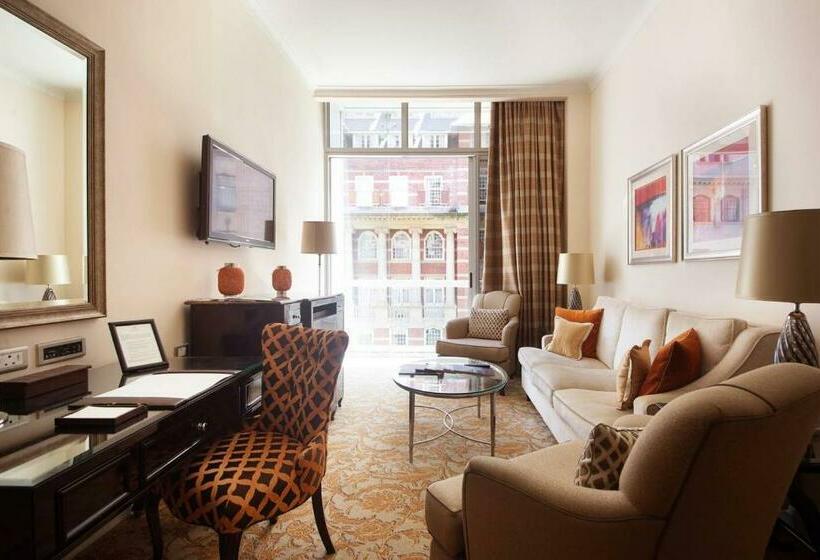 هتل Taj Executive Suites, Private Residence