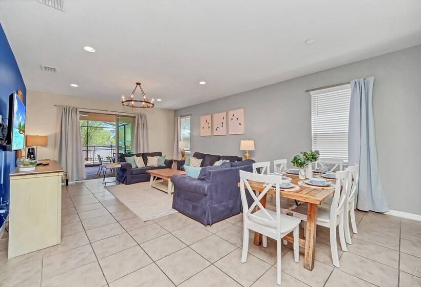 Modern And Colorful Home! Spiderman, Princess And Mickey Themed Rooms & Perfect Movie/game Room!