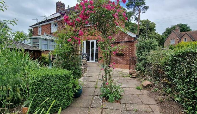 بنسيون Koi Pond Annex