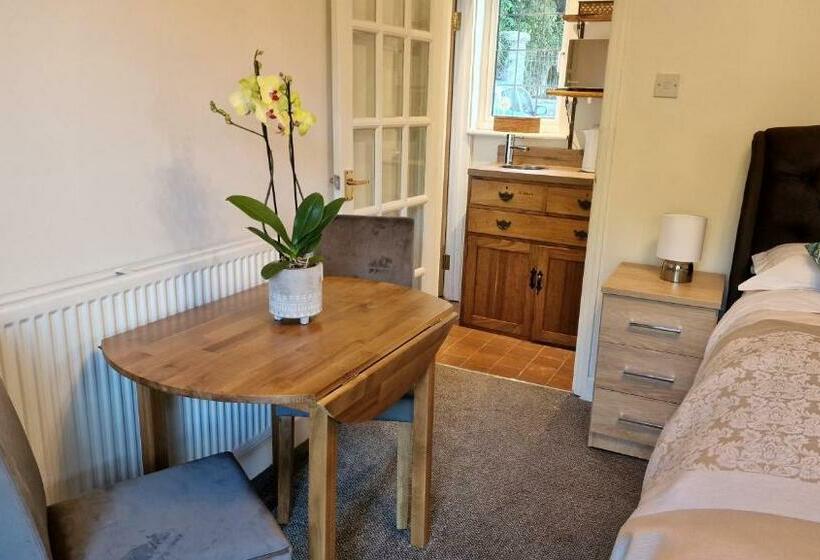 بنسيون Koi Pond Annex