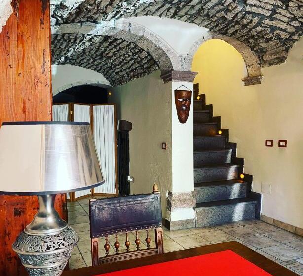 بنسيون La Vecchia Torre
