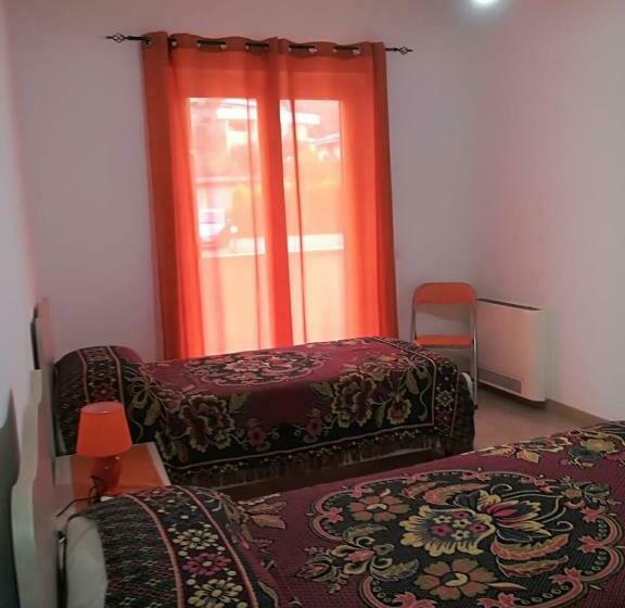 פנסיון Stanza In Appartamento Con 2/3 Posti Letto