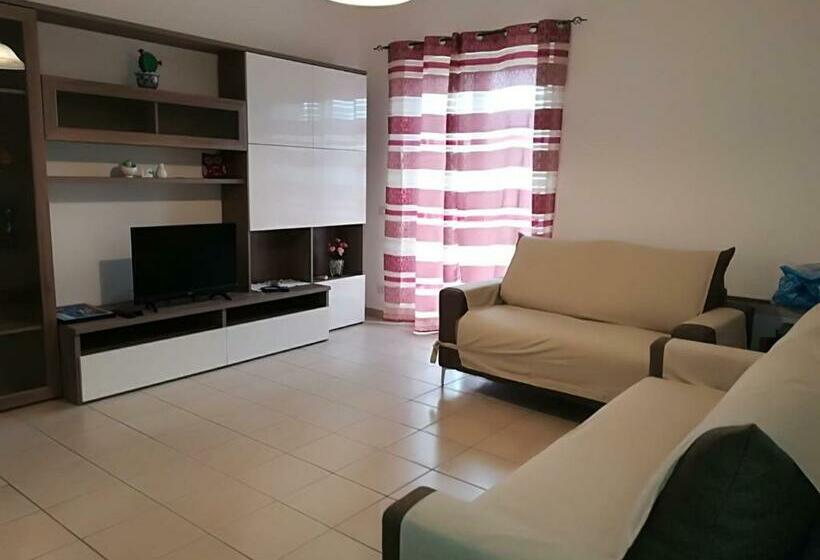 פנסיון Stanza In Appartamento Con 2/3 Posti Letto