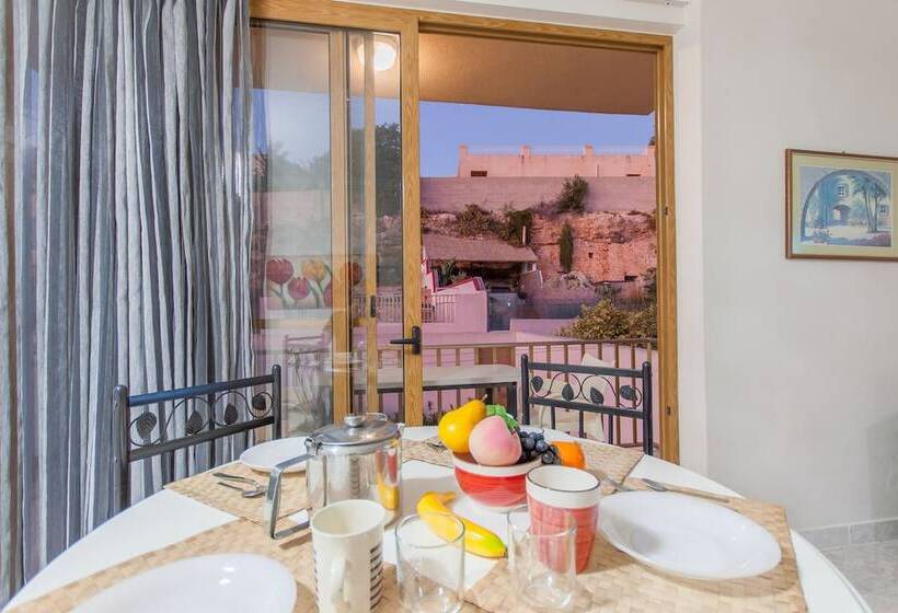 Pool & Sea Merill Apartments Mellieha Happy Rentals