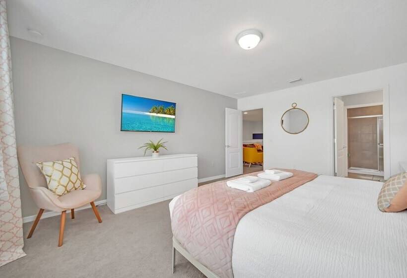 Stunning Lake View Themed Bedrooms With Comfortable And Sophisticated Decor 5ws886