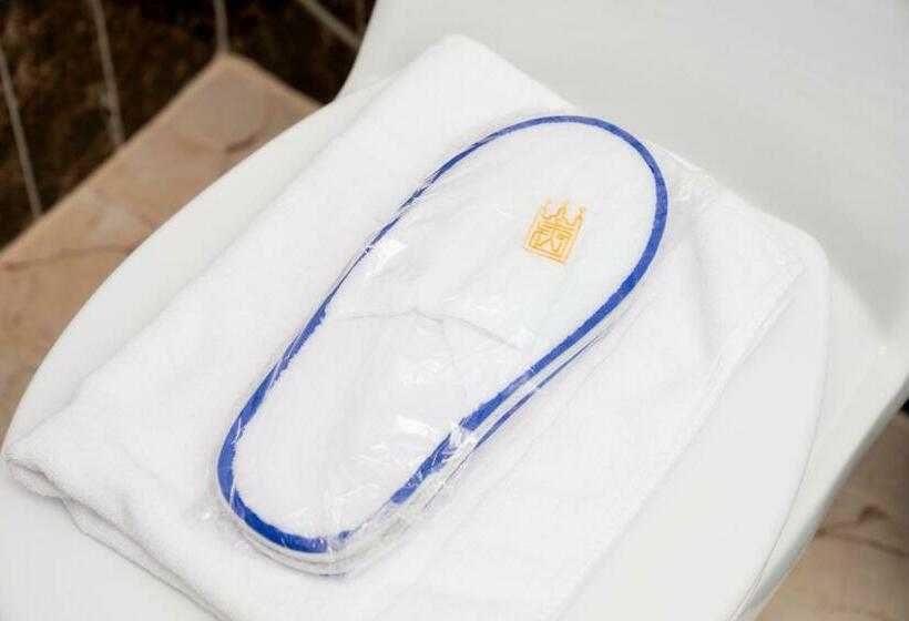 The Palace Hotel Suites