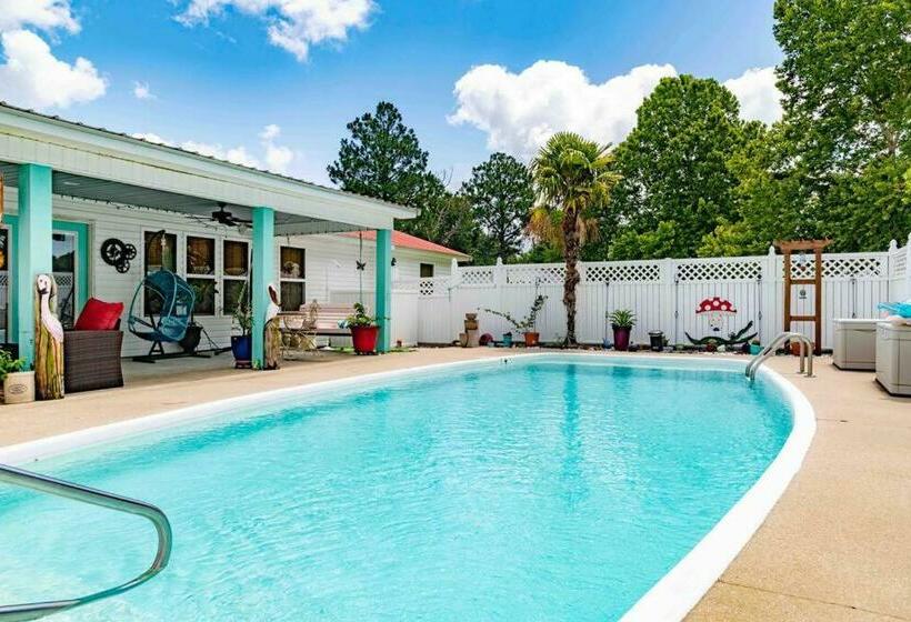 مبيت وإفطار Amy’s Poolside Retreat