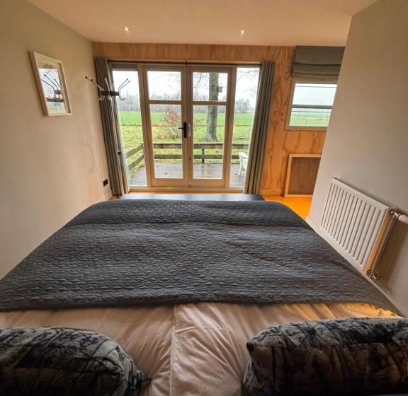 Bed And Breakfast Chickpointcharlie