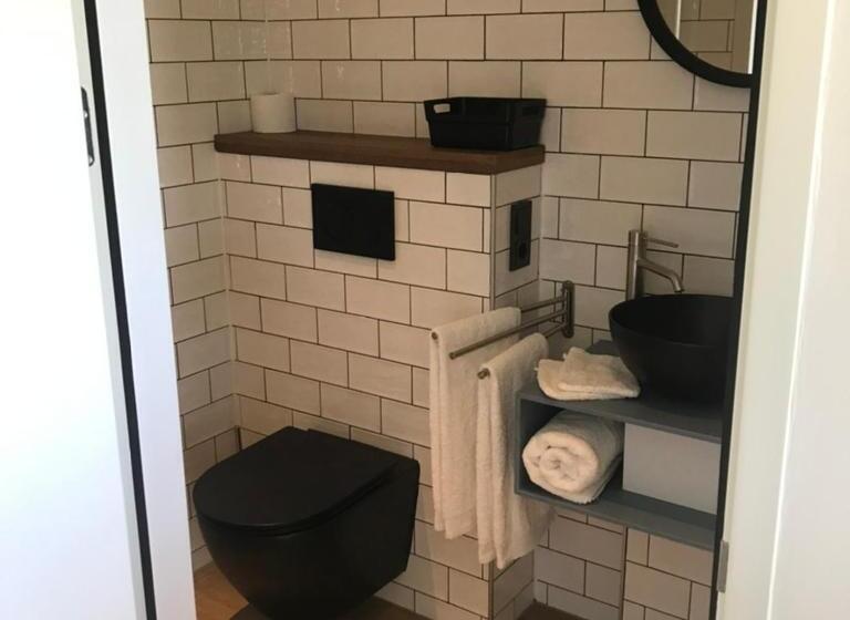 Bed And Breakfast Chickpointcharlie