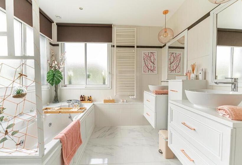 مبيت وإفطار La Parenthese Du Las