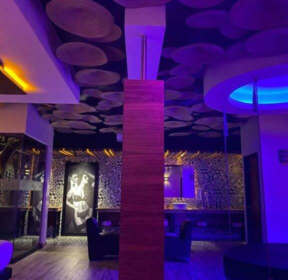 Отель Nagaste Sensuous Travels