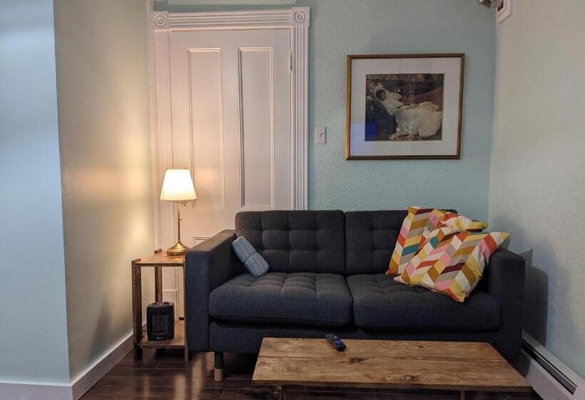 فندق Pink Flamingo