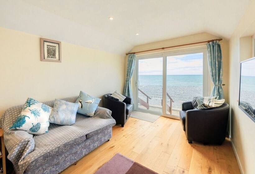 Borth Family House On The Beach Sleeps 7
