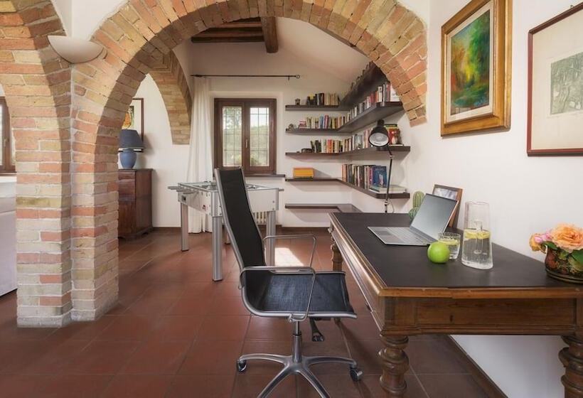 La Panoramica 8, Emma Villas