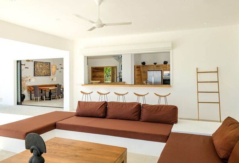 Magnificent New Modern Villa With Sea View 5 Bedrooms