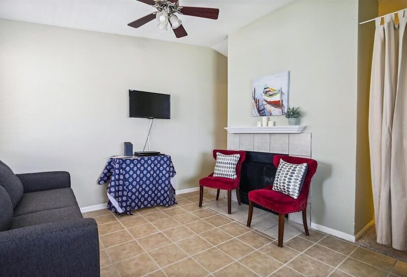 Palms At Cove View 1704   Glowing Fun