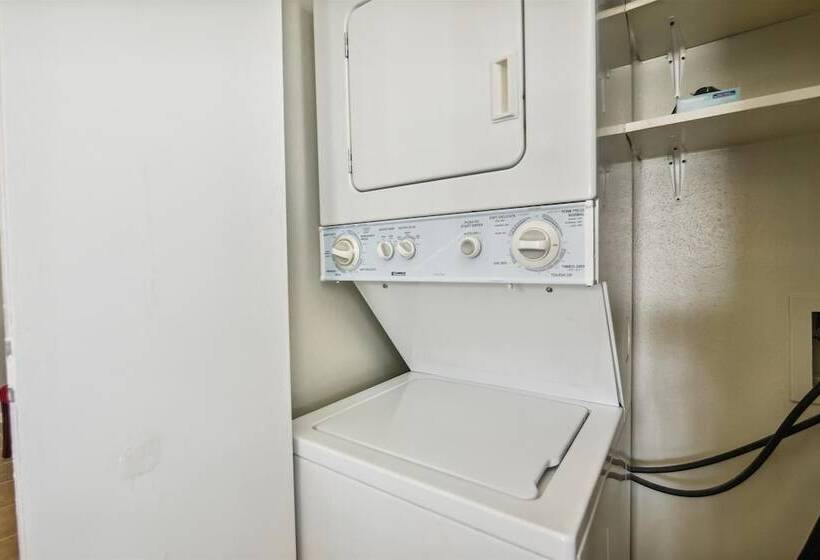 Palms At Cove View 1704   Glowing Fun