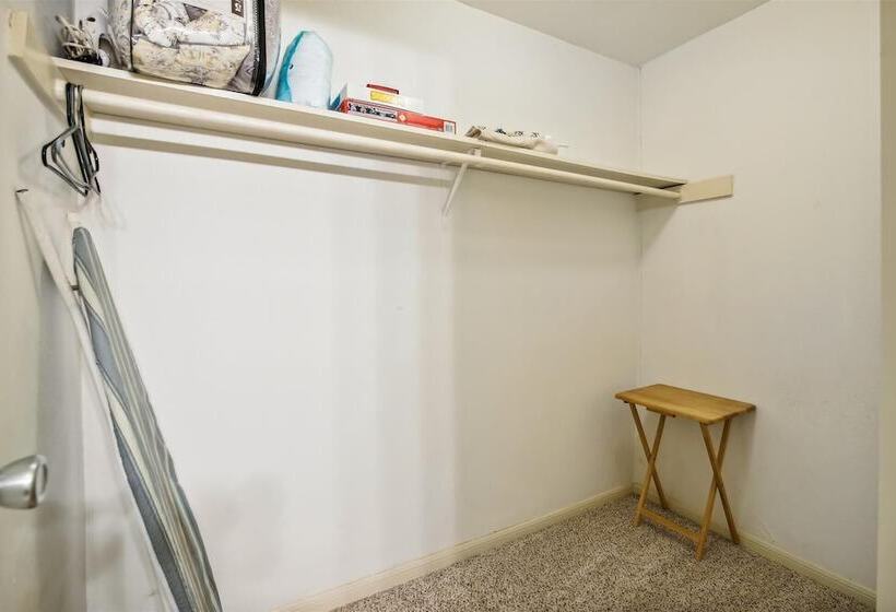 Palms At Cove View 1704   Glowing Fun