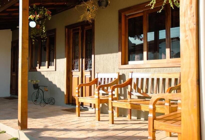 פנסיון Pouso Primavera