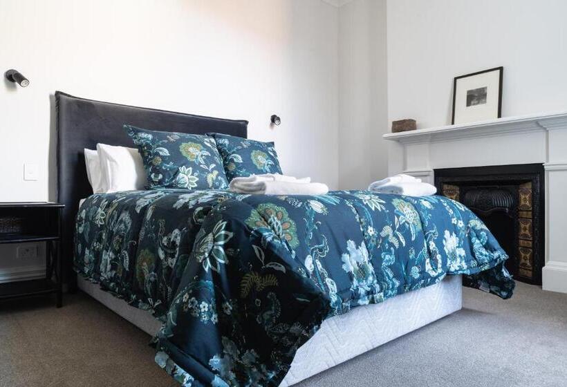 Star Struck On Stuart