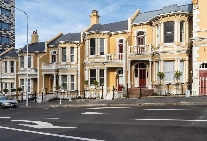 Star Struck On Stuart