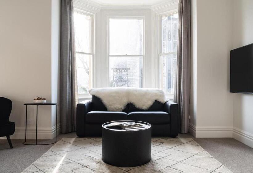 Star Struck On Stuart