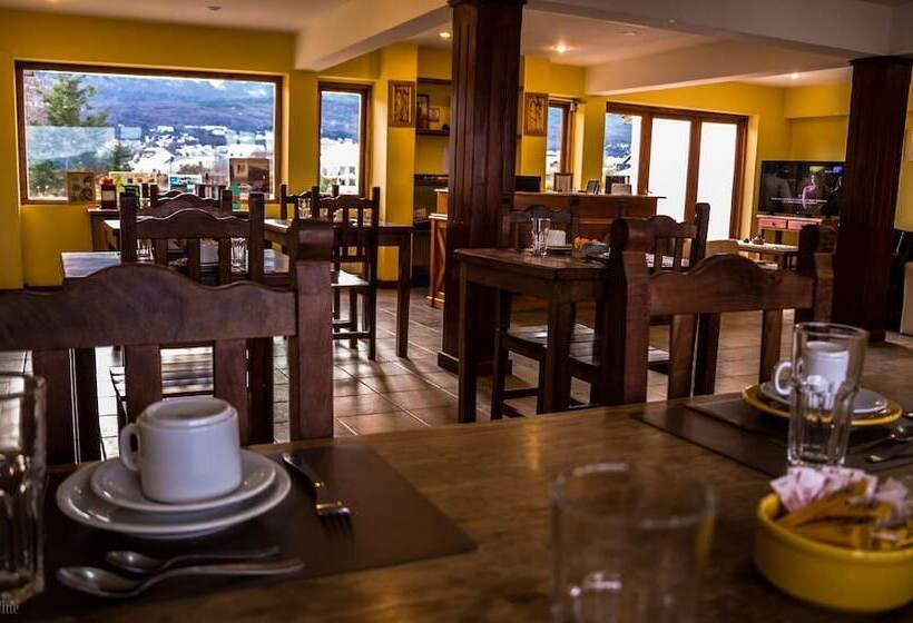 ユースホステル Oikos