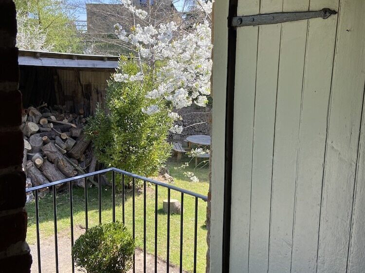 Beautiful Barn Conversion With Wood Burning Stove