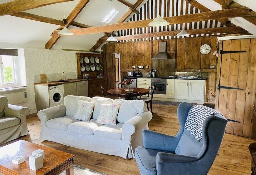 Beautiful Barn Conversion With Wood Burning Stove