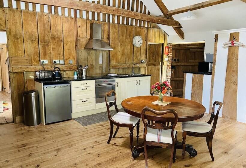Beautiful Barn Conversion With Wood Burning Stove