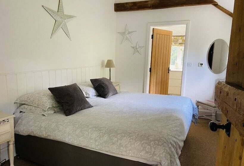 Beautiful Barn Conversion With Wood Burning Stove