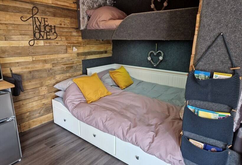 Birdsong Lodge   Peaceful   Dog Friendly