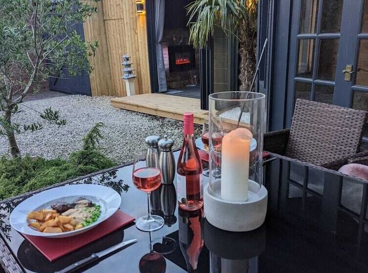 Birdsong Lodge   Peaceful   Dog Friendly