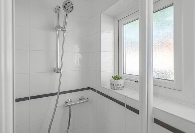 Charming 2 Bed Apartment Located In Elham Norwich