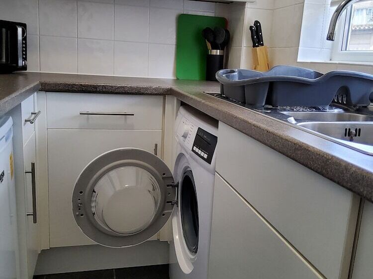 Charming 2 Bed Apartment Located In Elham Norwich