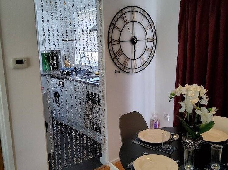 Charming 2 Bed Apartment Located In Elham Norwich