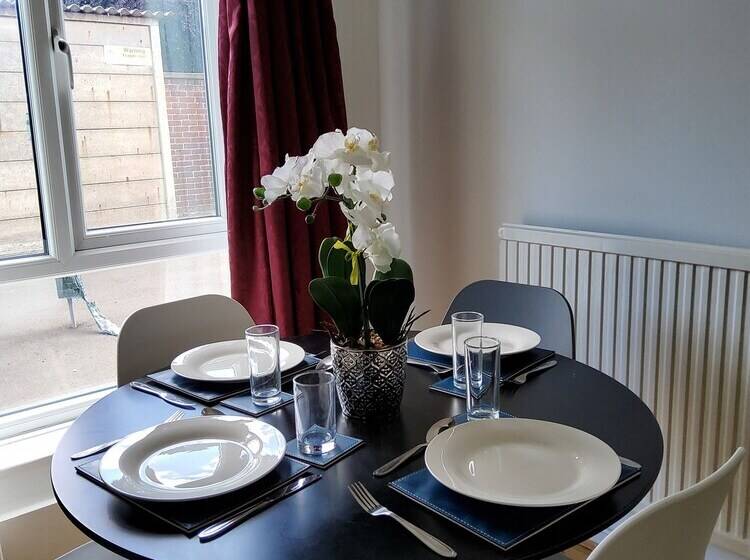 Charming 2 Bed Apartment Located In Elham Norwich