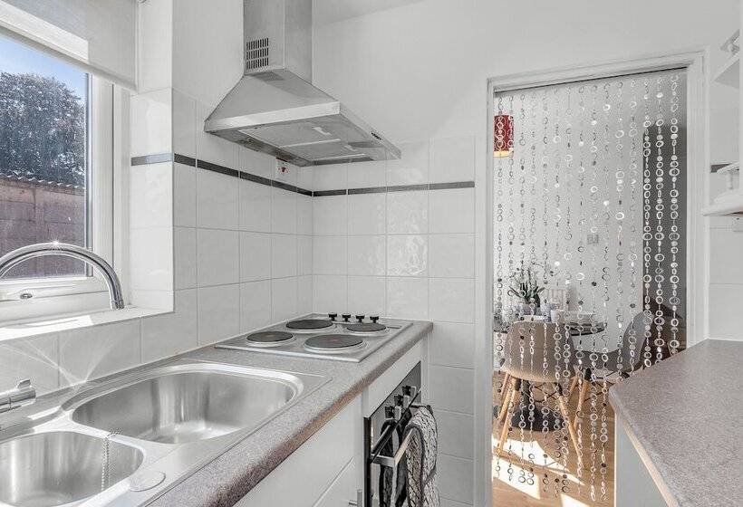 Charming 2 Bed Apartment Located In Elham Norwich