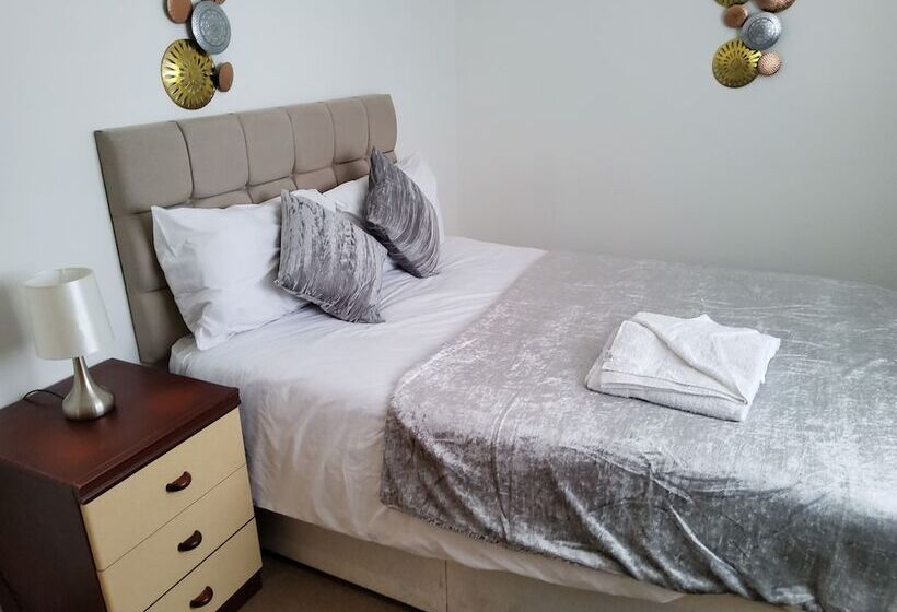 Charming 2 Bed Apartment Located In Elham Norwich