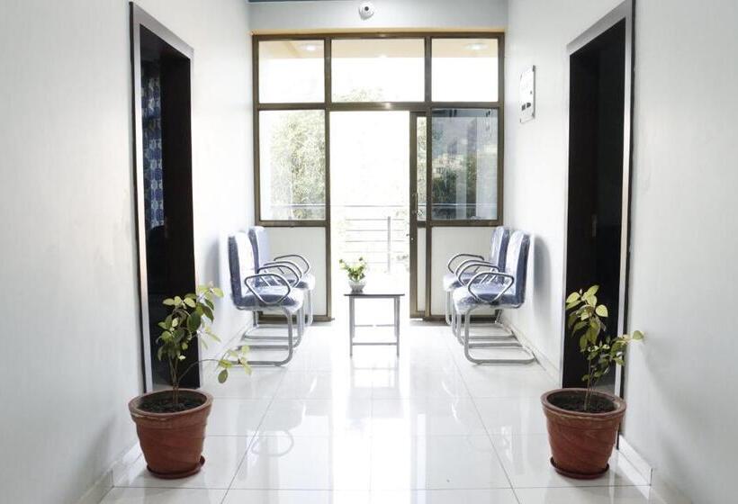 בית מלון כפרי Center Point Kuchaman City