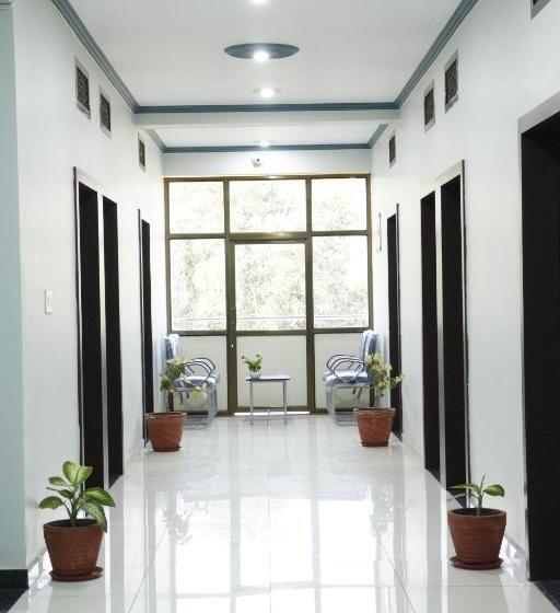 בית מלון כפרי Center Point Kuchaman City