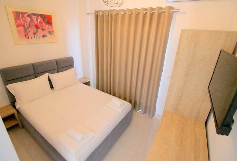 בית מלון כפרי J&b