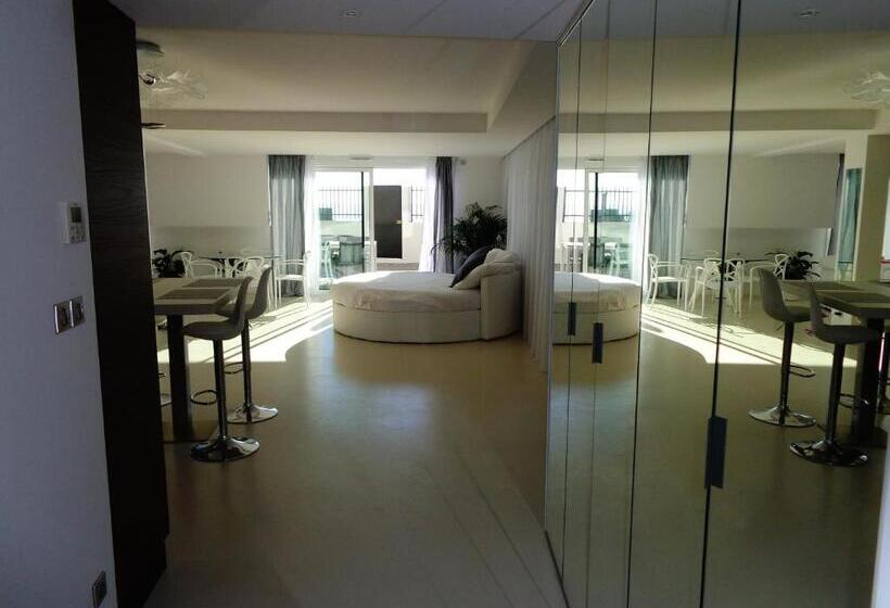 هتل Le Nautilia Résidence De Luxe Réservée Aux Couples