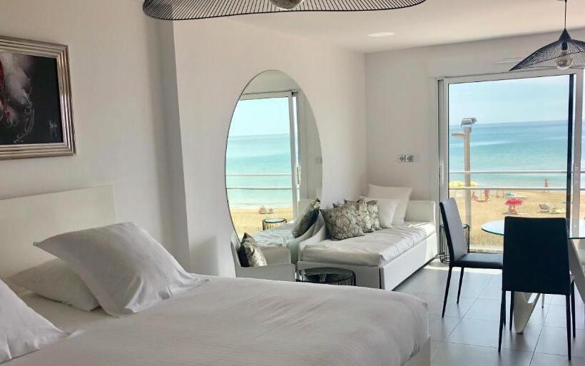 ホテル Le Nautilia Résidence De Luxe Réservée Aux Couples