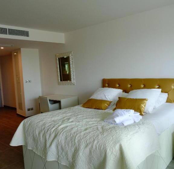 ホテル Le Nautilia Résidence De Luxe Réservée Aux Couples