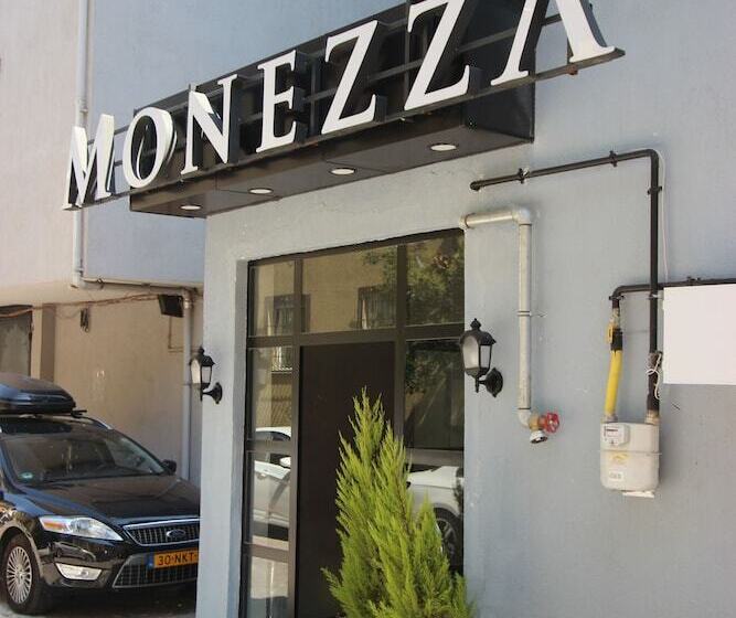 هتل Monezza