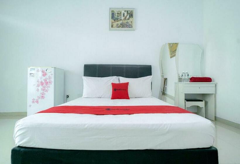 ホテル Reddoorz Syariah Near Rs Awal Bros Batam