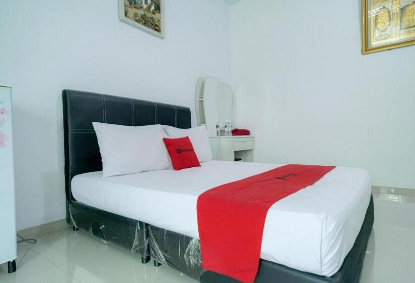 ホテル Reddoorz Syariah Near Rs Awal Bros Batam